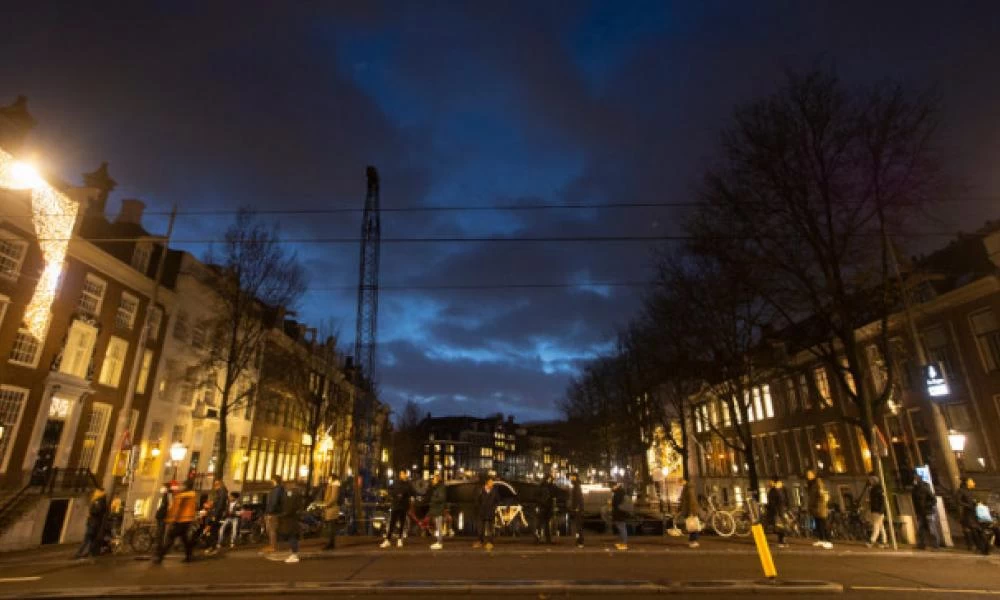 "Λουκέτο" και η Ολλανδία: Σκληρό lockdown για πέντε εβδομάδες